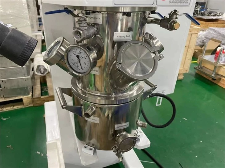 Vacuum Planetary Mixer
